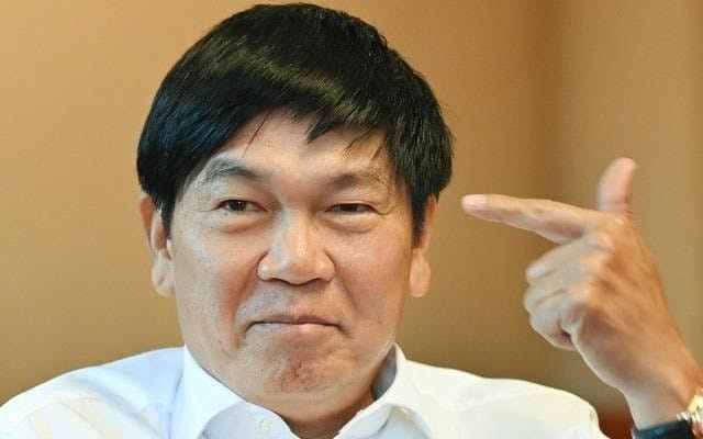 Tỷ phú Trần Đình Long cho biết ông không khuyên cổ đông mua cổ phiếu Hoa Phát trong khi con trai ông mua vào khoảng 800 tỷ đồng cổ phiếu HPG