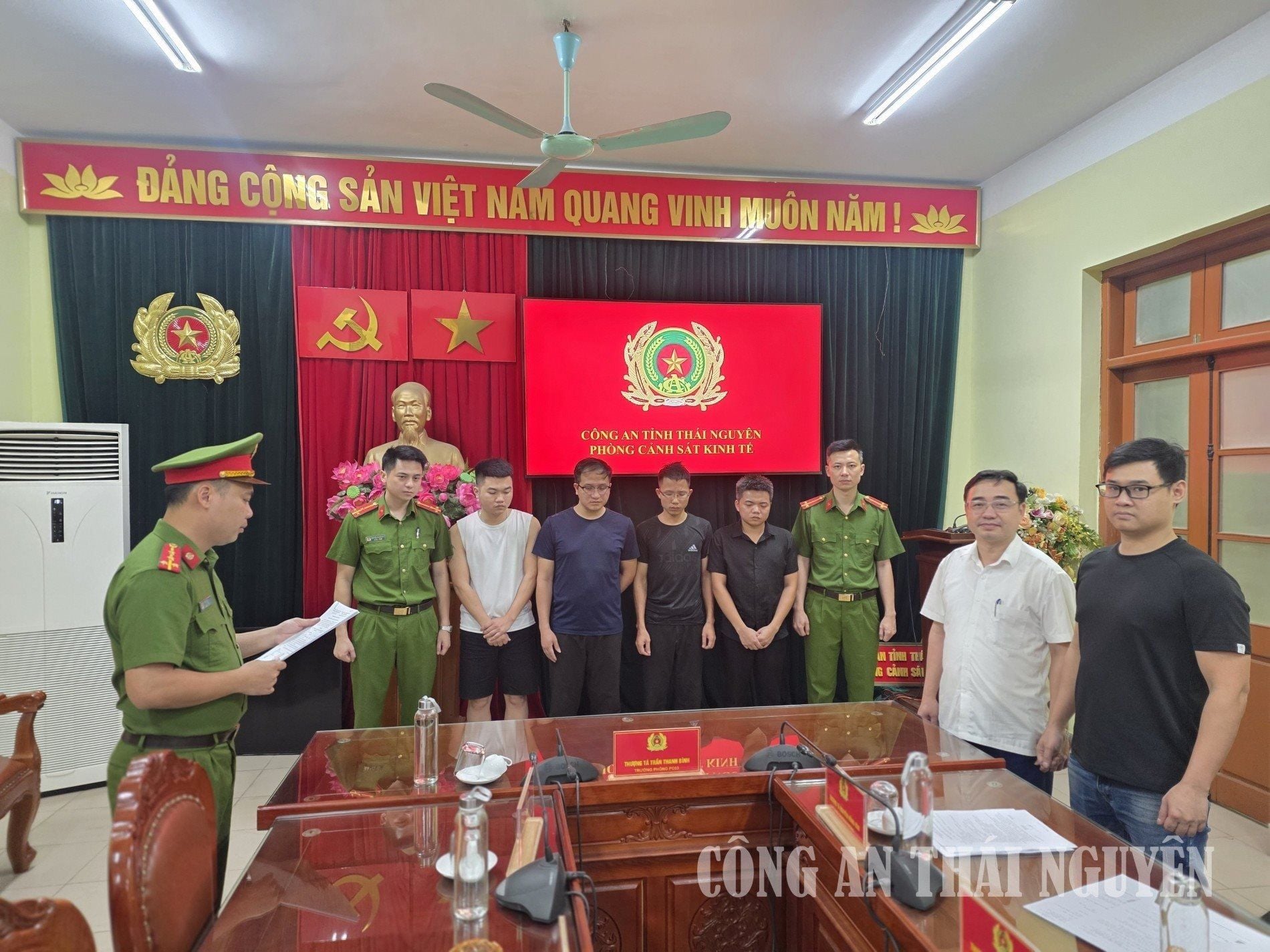 Thai Nguyen Police prosecute four drivers for allegedly tampering with GSM monitoring system to misappropriate assets