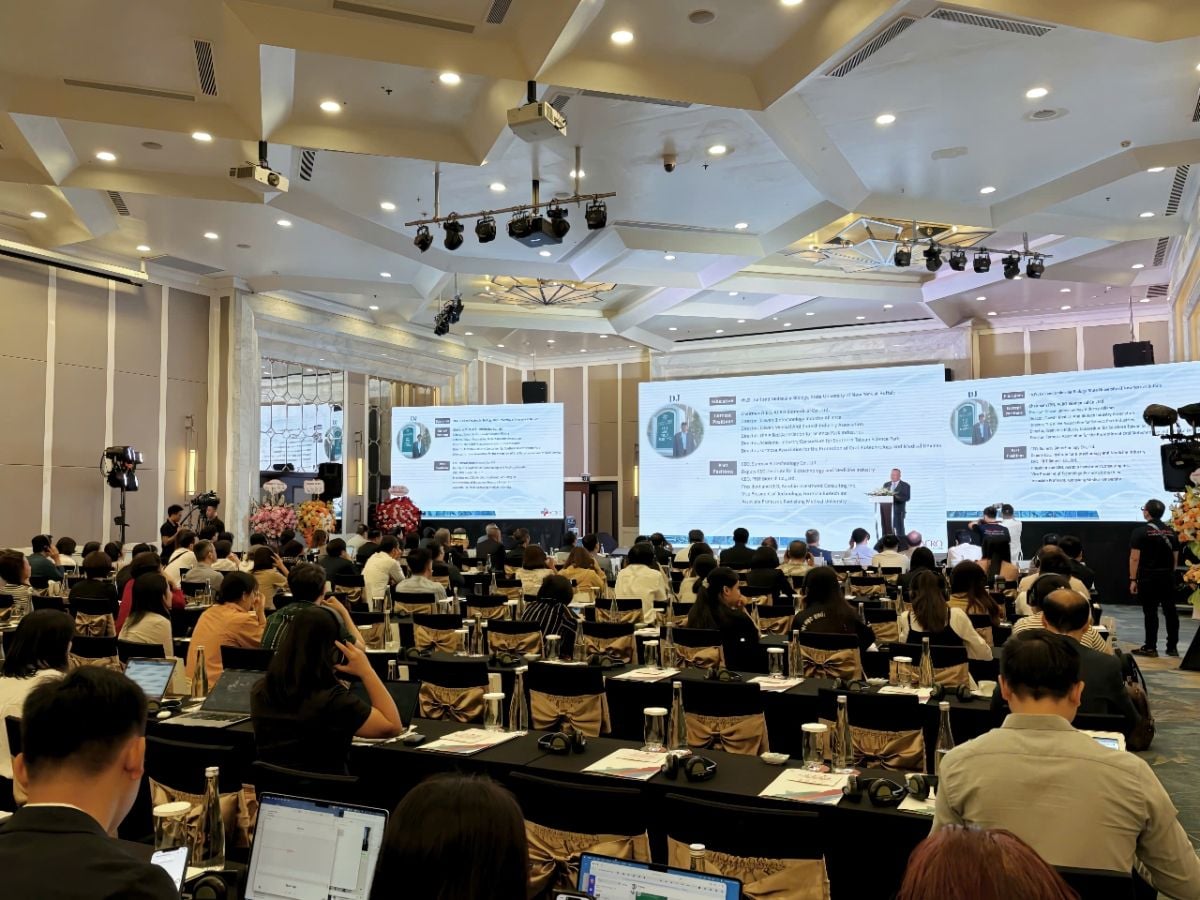 Những tiến bộ công nghệ mới hướng tới tự chủ điều trị giác mạc