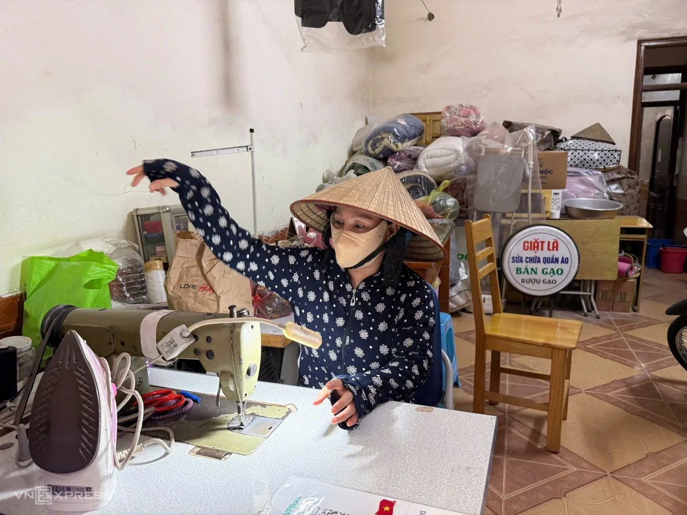 Người dân Hà Nội khổ sở vì bụi từ các đại công trường