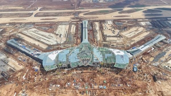 Accelerating Long Thành International Airport completion to enable commercial operation in 2026