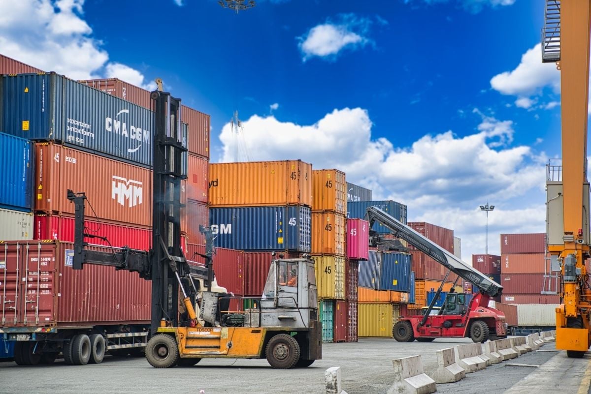 Customs seizes nearly 6.5 trillion VND worth of contraband goods