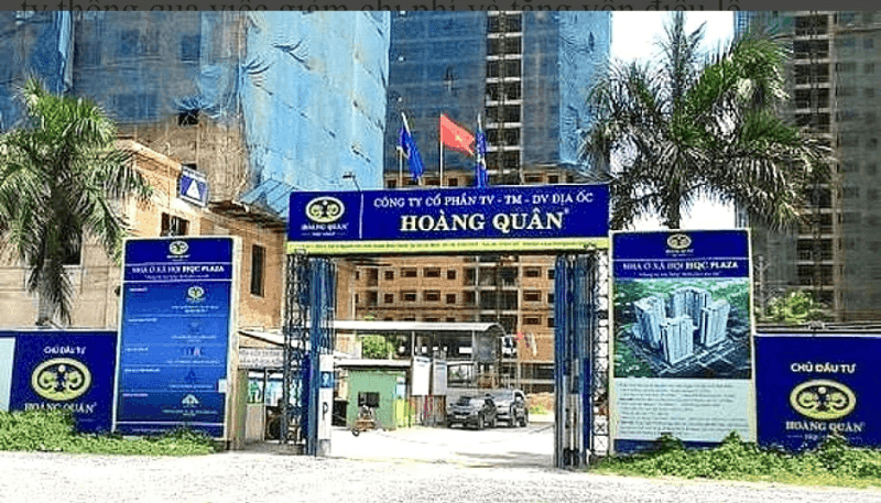 Two Hoang Quan Real Estate executives resign ahead of the 2026 annual general meeting amid revenue pressure and reliance on financial income