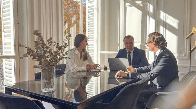 Residency rights in entrepreneurs' risk-management strategy