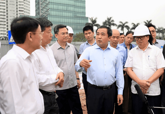 Hanoi Party Secretary Tran Duc Thang: Weak contractors will be replaced if they delay infrastructure projects