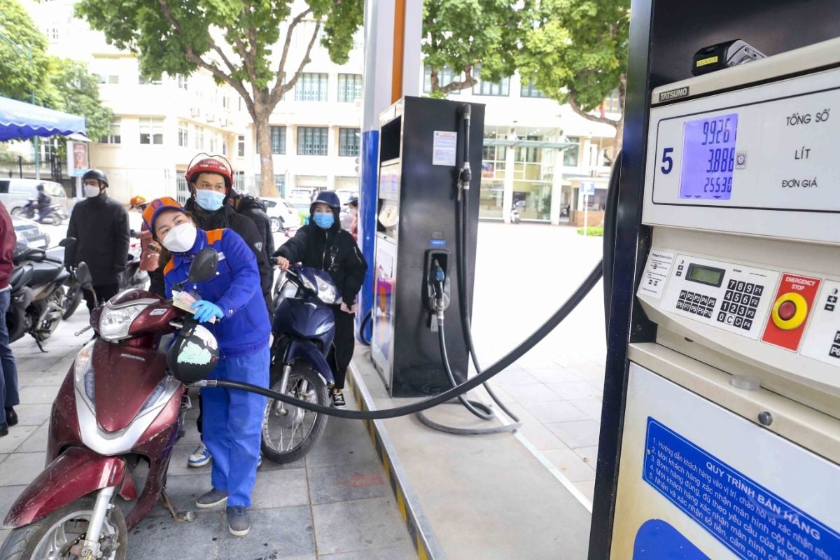 Ho Chi Minh City strengthens monitoring of fuel market amid volatile energy prices