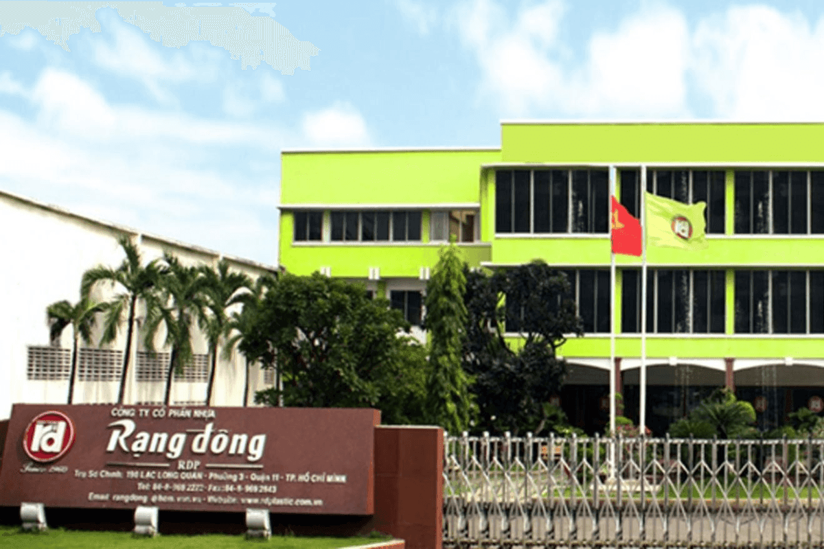 CTCP Rạng Đông Holding đối mặt với áp lực tiếp diễn khi cổ phiếu RDP bị đình chỉ giao dịch trên UPCoM sau hàng loạt vi phạm công bố thông tin