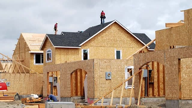 Lennar and D.R. Horton fall amid housing headwinds, but offer potential for dividend growth
