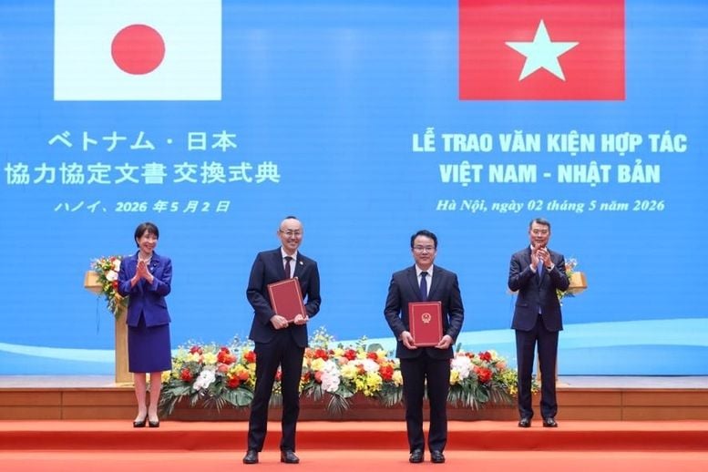 Vietnam–Japan sign six cooperation documents to expand cooperation from infrastructure to digital transformation