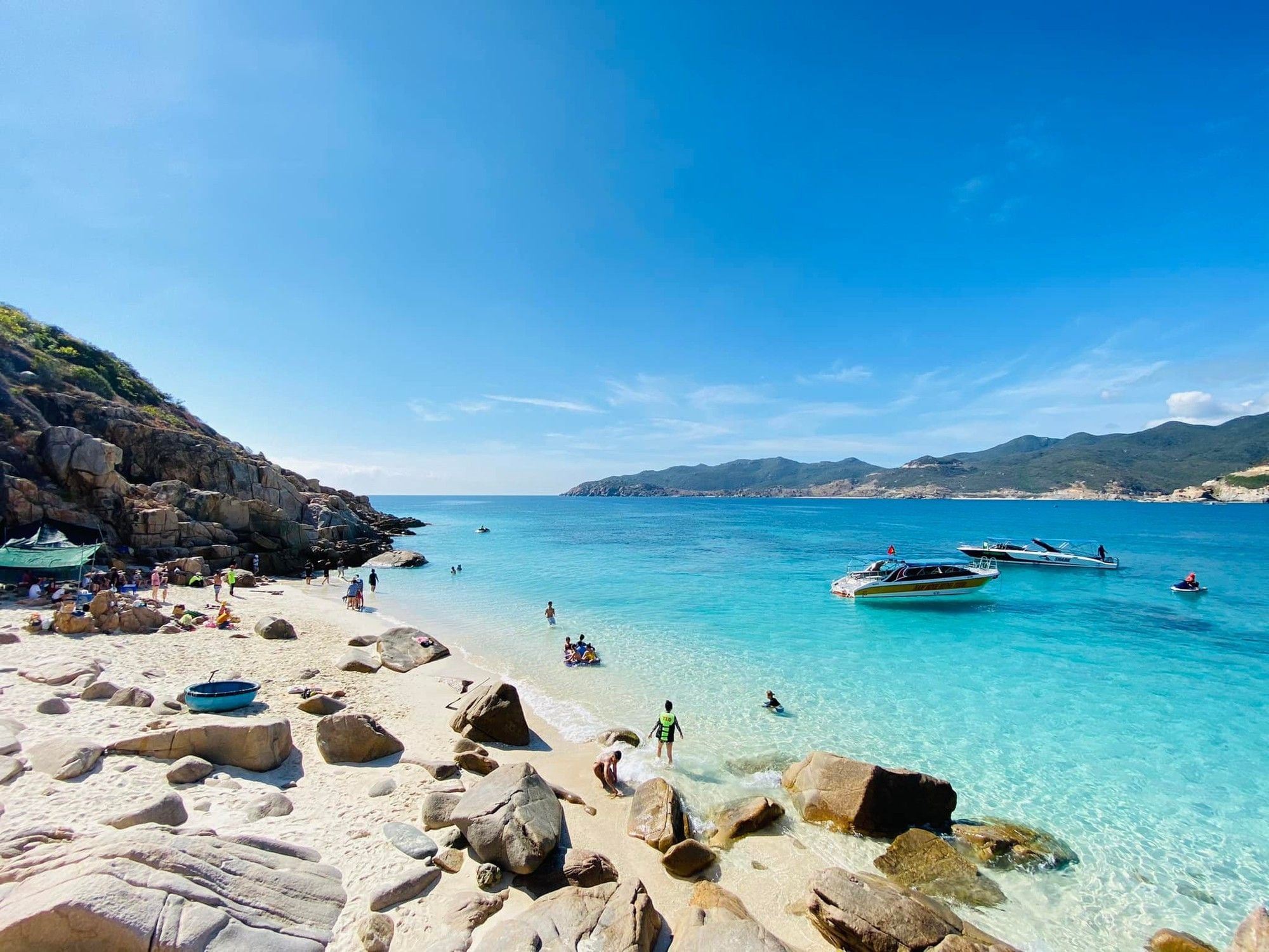 April 2026: Khanh Hoa tourism revenue grows nearly 47%