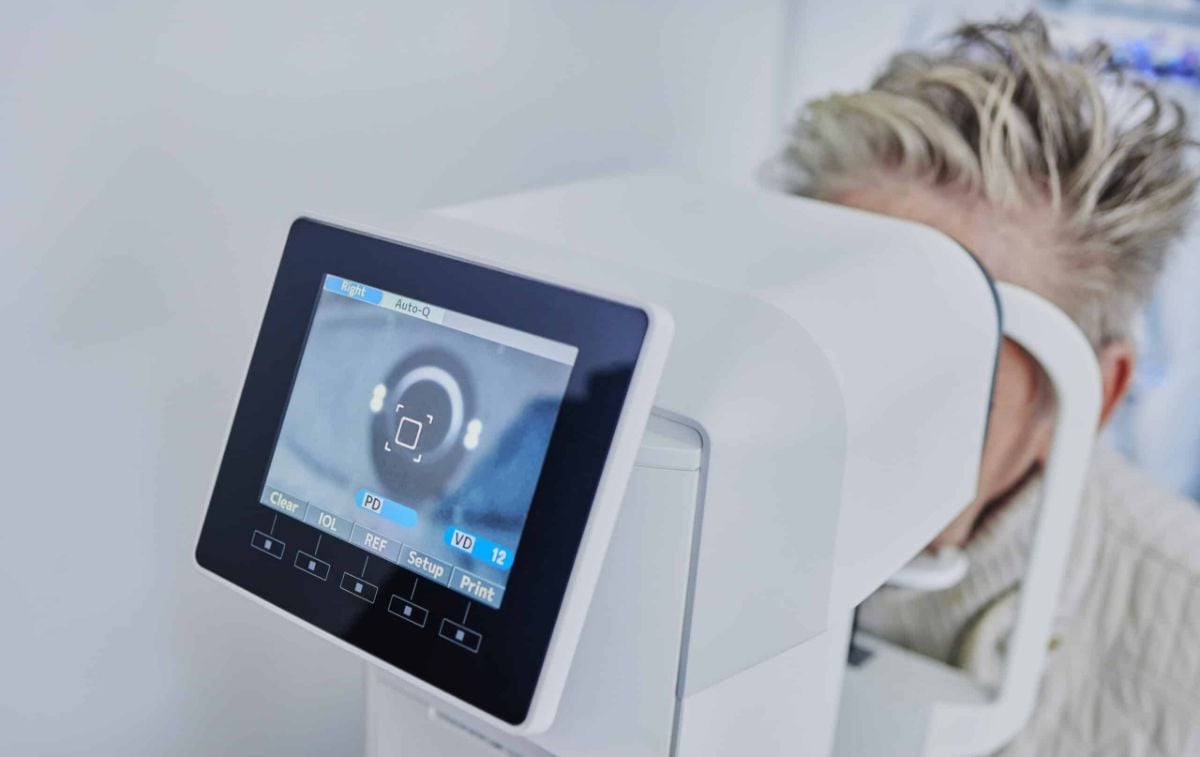 AI applications in the diagnosis and treatment of eye diseases