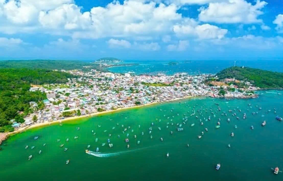 An Giang reviews five coastal zoning plans for Phú Quốc