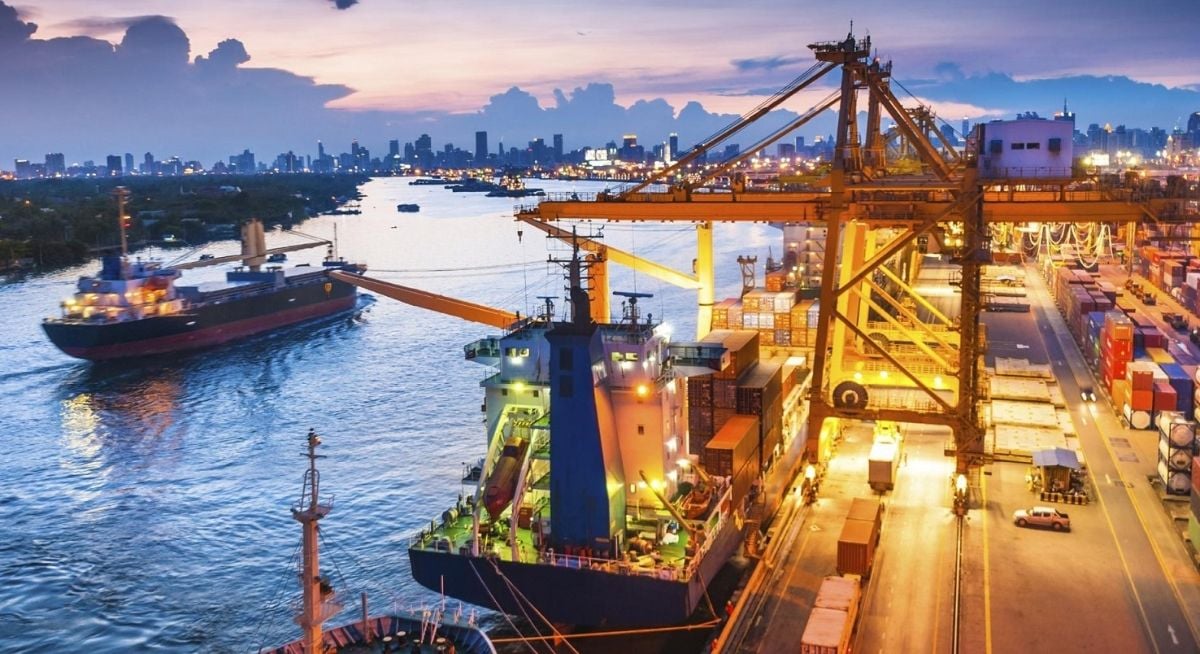 Vietnam trade deficit widens to $4.25 billion in the first half of April 2026