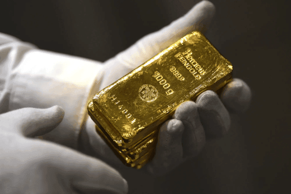 Vàng giữ vững trên mốc 4.800 USD/oz khi SPDR Gold Trust bán ròng nhẹ