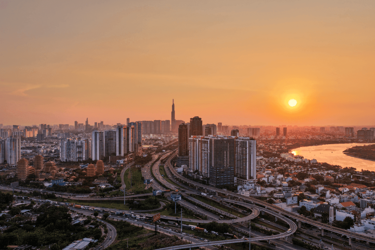 Lãi suất giảm đẩy nhà đầu tư chuyển hướng tìm kiếm giá trị bền vững trong bất động sản