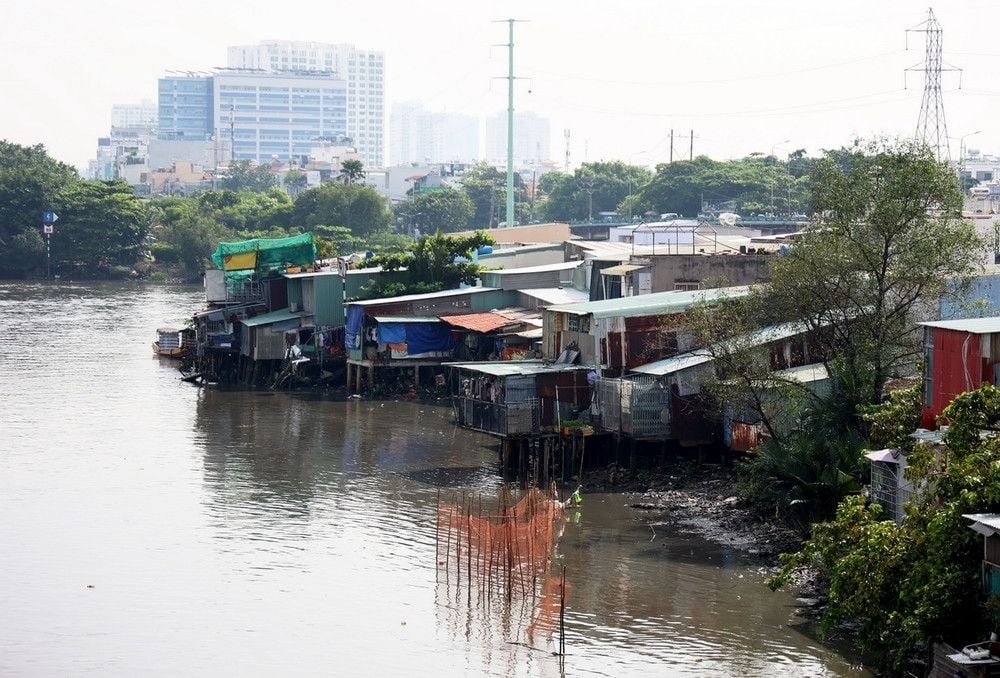 Ho Chi Minh City accelerates relocation of more than 20,000 canal-side homes