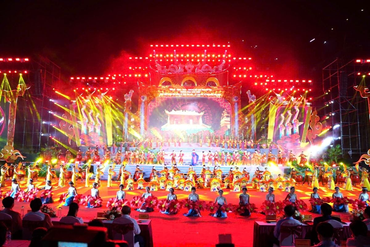 Hung Temple Festival Opens to Honor Ancestral Origins and Promote Heritage Value and Development Ambitions