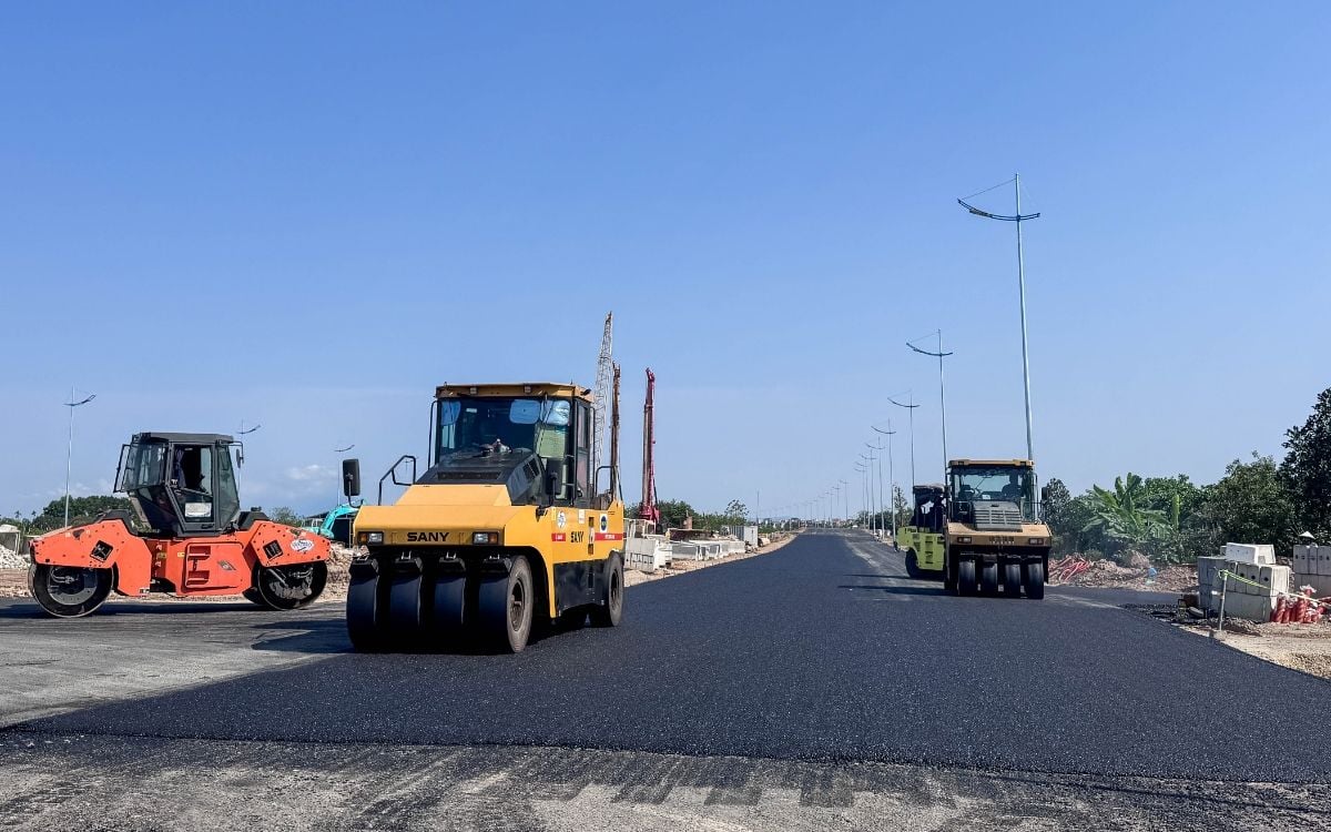 Hanoi leaders accelerate progress on key transport projects