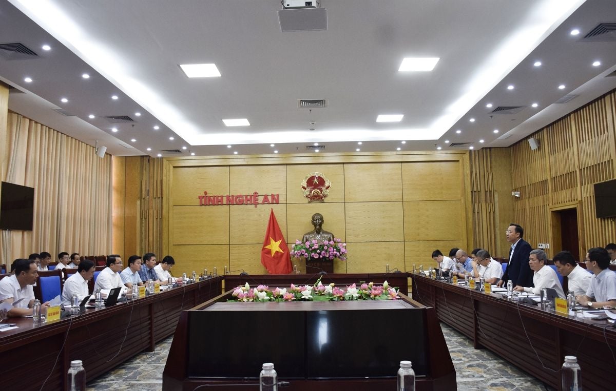 Ministry of Industry and Trade reviews progress on Nghệ An's key energy and grid projects under revised Power Plan VIII