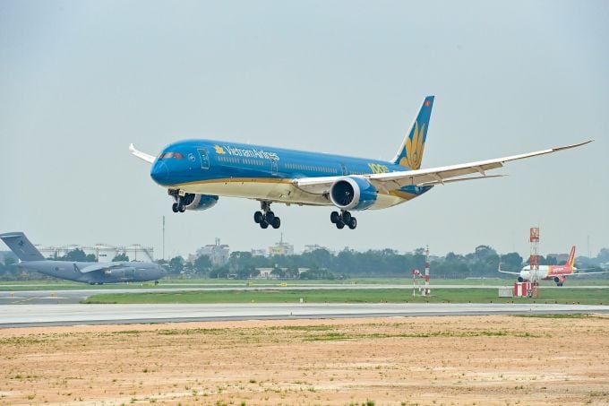 Vietnam Airlines cắt giảm lương lãnh đạo và thắt chặt chi phí vận hành khi giá nhiên liệu tăng
