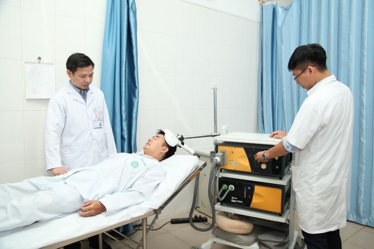 Công nghệ kích thích não không xâm lấn hỗ trợ điều trị các bệnh lý thần kinh