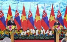 Vietnam and Slovakia sign six cooperation agreements during government-level talks