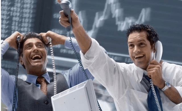 Proprietary trading by brokerage houses nets over 1 trillion in the first session of the week; Pham Nhat Vuong's stock in focus