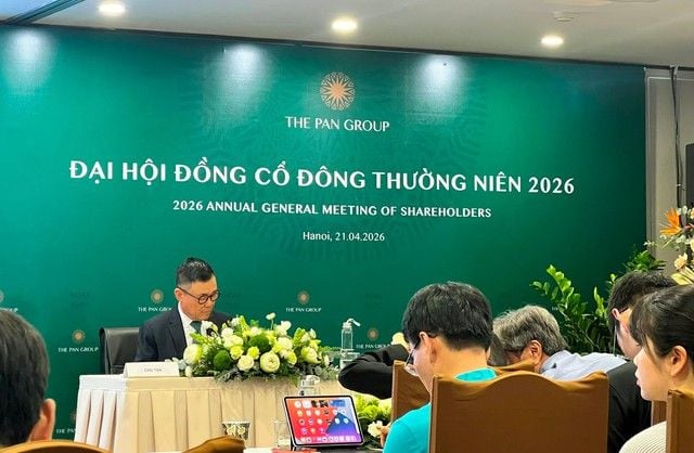 PAN chairman Nguyễn Duy Hưng says he does not advise anyone to buy stocks, mirroring Trần Đình Long
