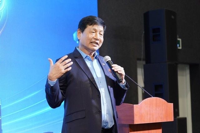 FPT Chairman Truong Gia Binh: AI Is Creating a Global Business Revolution Similar to the Shift from Manual to Automated Production
