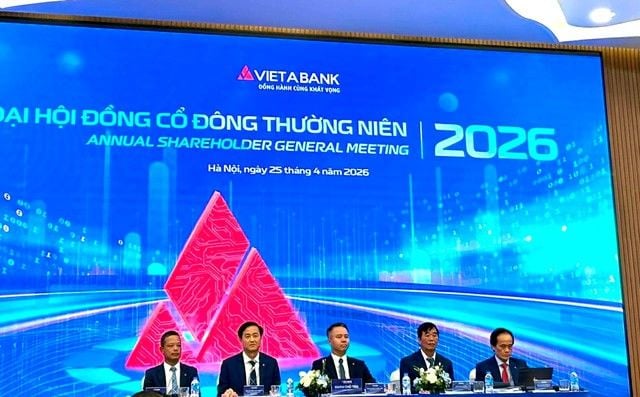 VietABank leadership explains why stock trades around 10,000 VND and reasons for negative cash flow