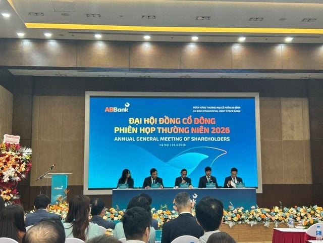 ABBank AGM: Vũ Văn Tiền returns as chairman and calls for doubling employee benefits