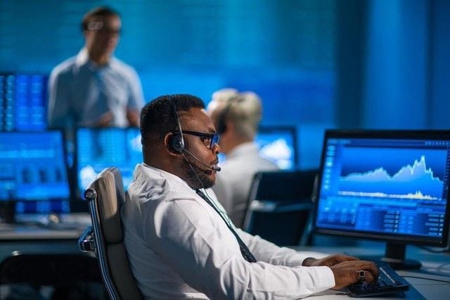 Khối ngoại bán ròng trong phiên VN-Index tăng 22 điểm, một cổ phiếu bluechip bị 'xả' gần 300 tỷ đồng