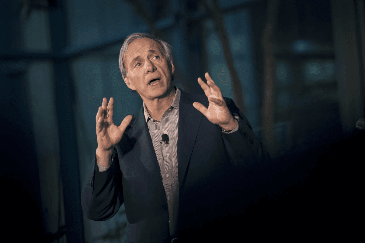 Ray Dalio advises allocating 5-15% of portfolios to gold amid rising global uncertainty from US-Iran tensions
