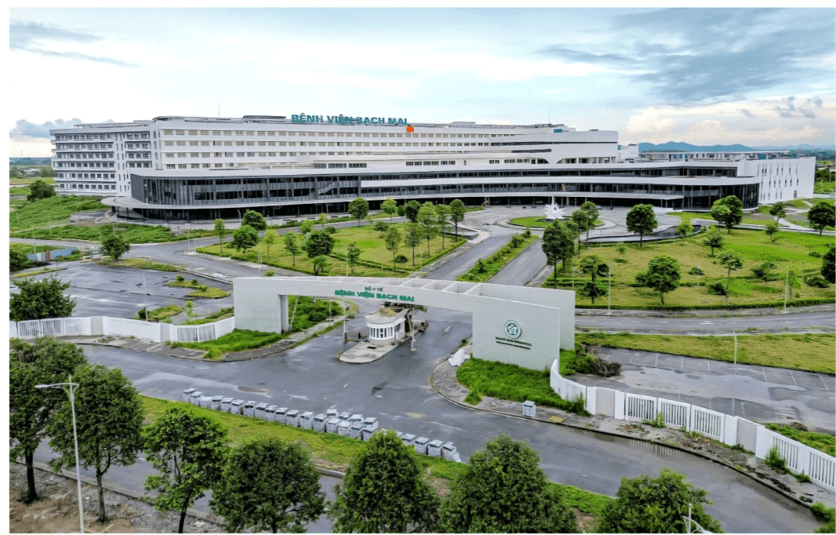 Health ministry proposes housing and transport subsidies for staff at Bach Mai and Viet Duc hospitals' second campus