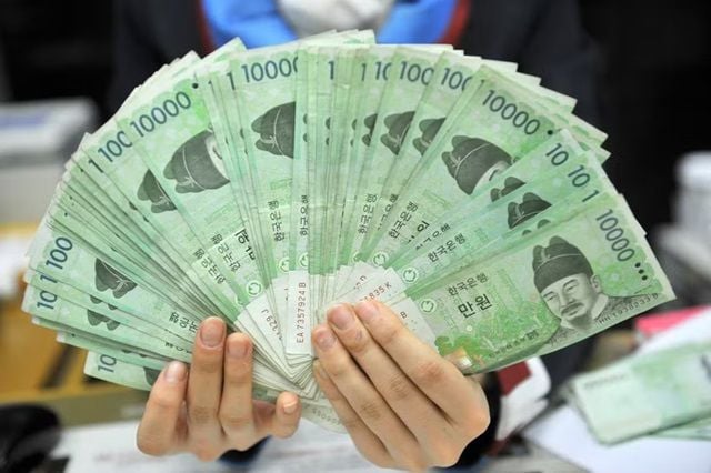 South Korea should pursue expansionary fiscal policy to boost the economy