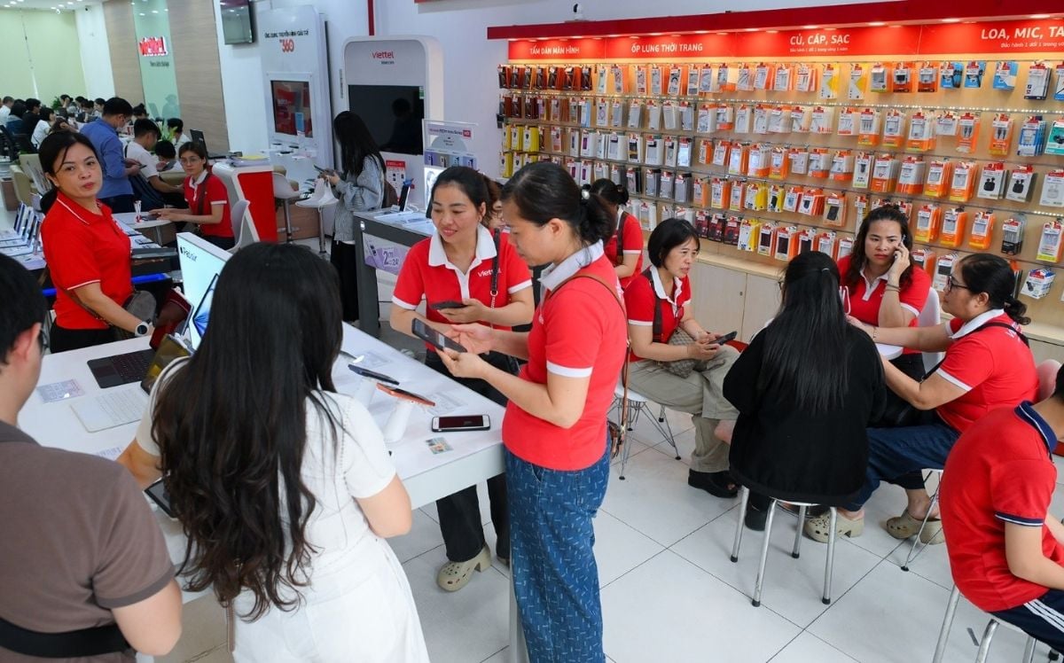 Vietnamese mobile operators maintain SIM-verification services over holidays to meet Circular 08 deadline