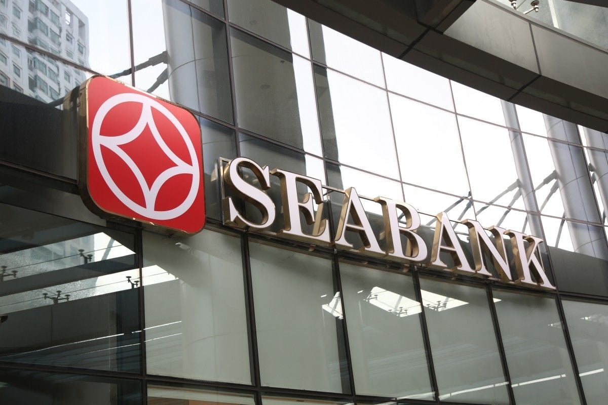 Gia đình Madame Nga thực hiện các động thái giao dịch cổ phiếu SeABank SSB theo hướng trái ngược khi ông Lê Hữu Báu đăng ký mua thêm 5 triệu cổ phiếu và con trai Lê Tuấn Anh có kế hoạch bán