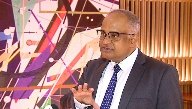 ADB Country Director: Vietnam's growth remains positive and its regional position is solid.