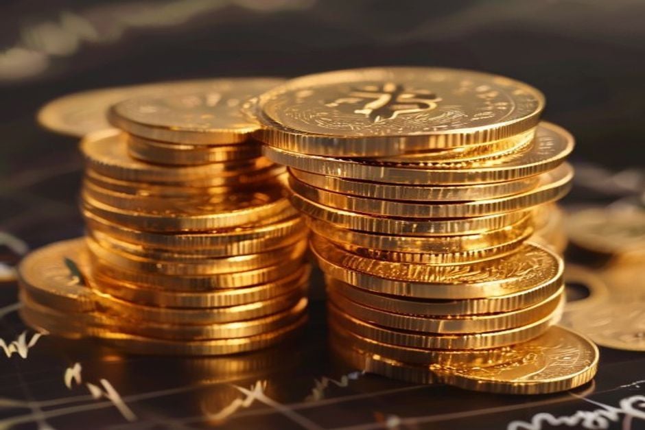 Gold price today 24/4/2026: Domestic gold falls further while global gold trades at 4702.4 USD/oz