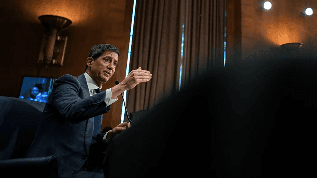 Incoming Fed chair Kevin Warsh faces a policy dilemma amid inflation pressures and calls to cut rates