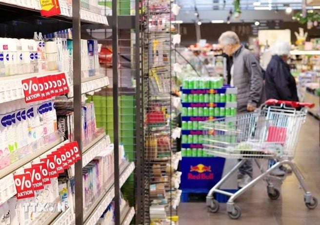 Eurozone economy stalls as inflation climbs on energy-price pressures