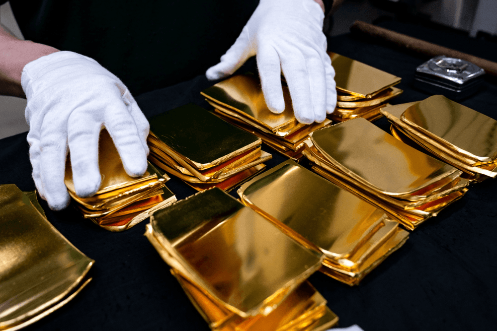Gold retreats to $4,700/oz as peace-talks news emerges; SPDR Gold Trust continues heavy selling