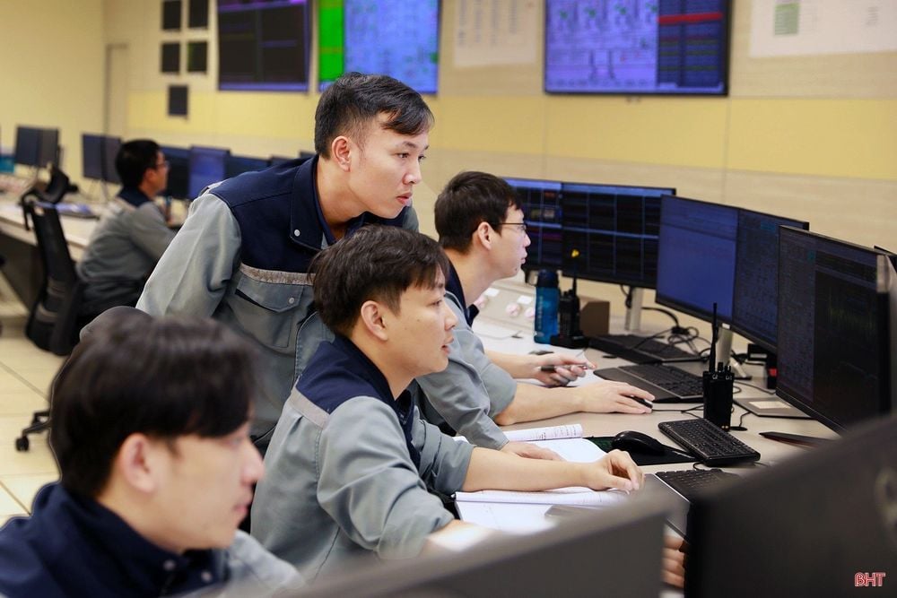 Vào lúc 0:00 ngày 7/4/2026, Nhà máy Nhiệt điện Vũng Áng II trị giá 2,2 tỷ USD của Việt Nam bắt đầu vận hành thương mại ở quy mô đầy đủ với công nghệ siêu tới hạn