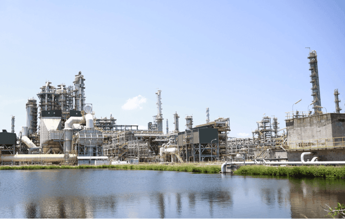 Why Many Listed Companies Are Scaling Back Production and Business Plans for 2026