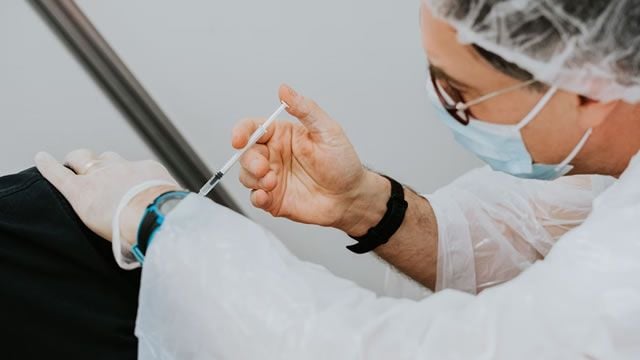 Pfizer vẫn là một lựa chọn đầu tư dài hạn khả thi bất chấp những khó khăn ngắn hạn, nhờ sự chuyển hướng sang GLP-1 và quá trình phát triển thuốc đang diễn ra
