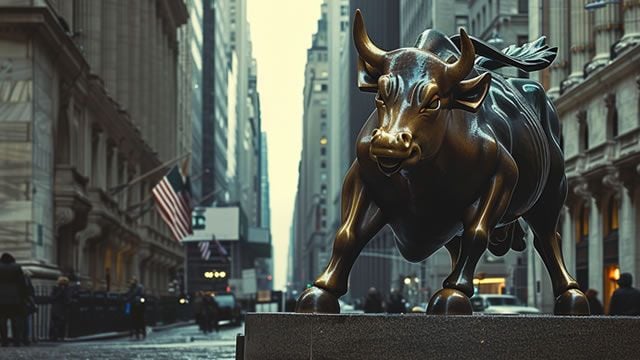 S&P 500 could enter a broader downtrend if the 50-week moving average fails to hold, analyst warns