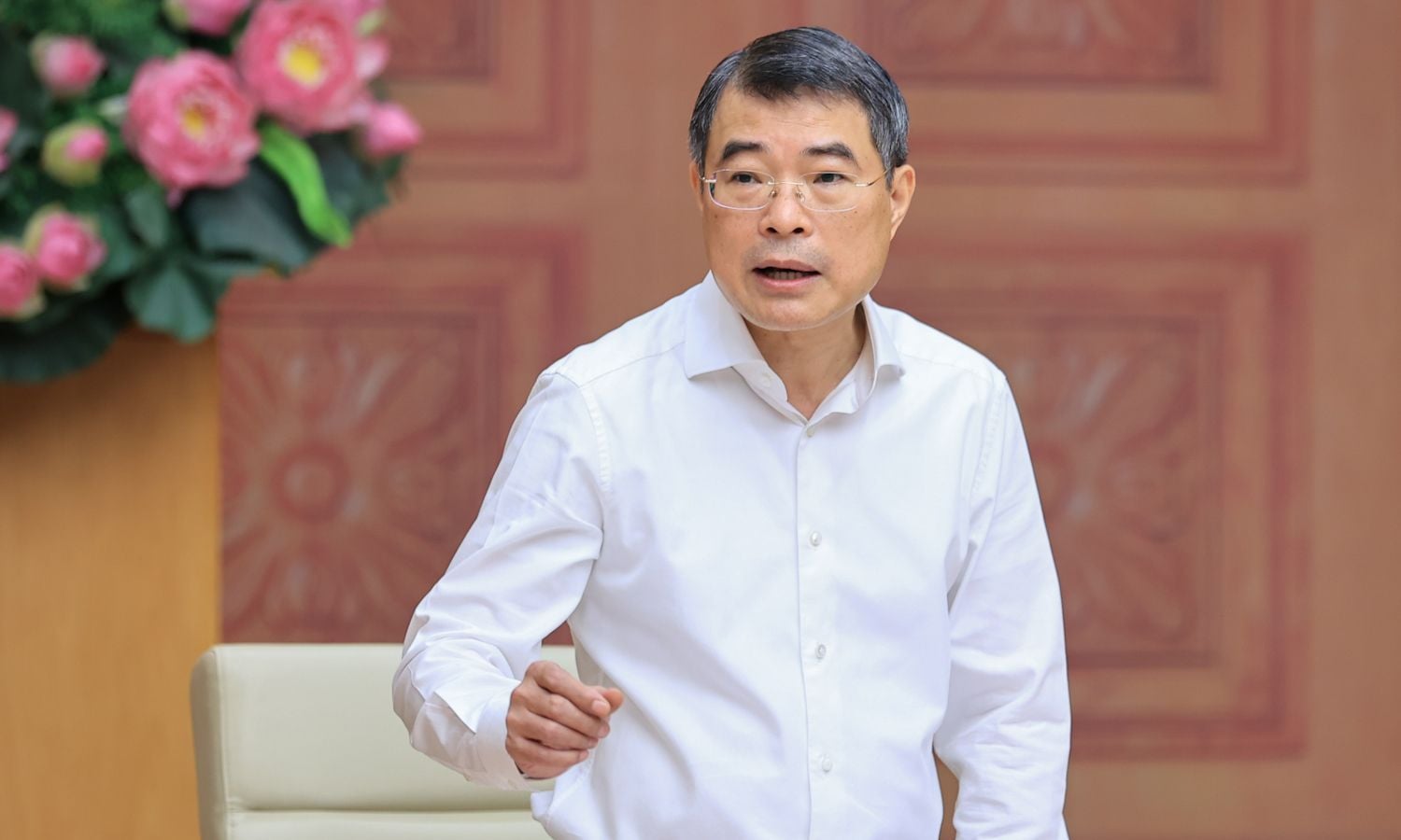 Prime Minister urges restructuring of the fuel distribution system to reduce intermediaries and costs