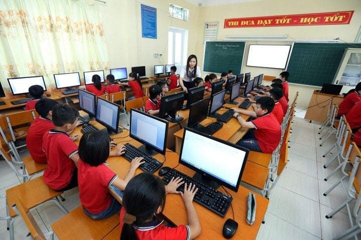 Experts say medical and education expense tax deductions should be raised to over 100 million VND per year