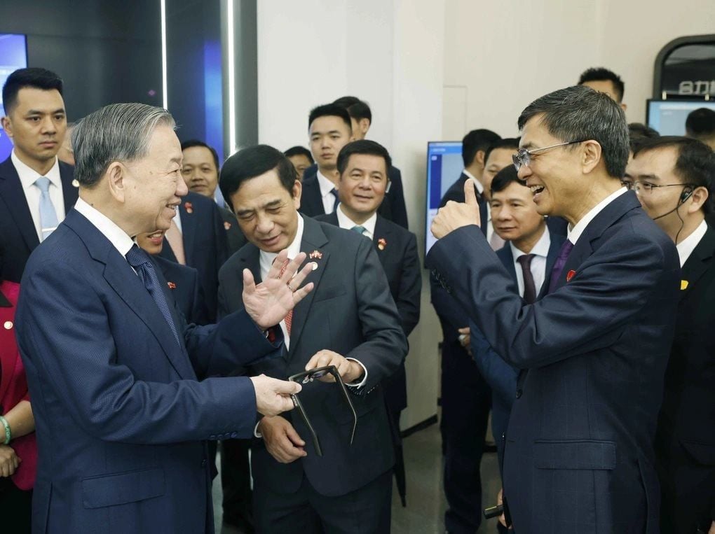 Vietnam's General Secretary and President Visit the China–ASEAN AI Innovation Center in Nam Ninh, Guangxi, Symbol of the Digital Silk Road