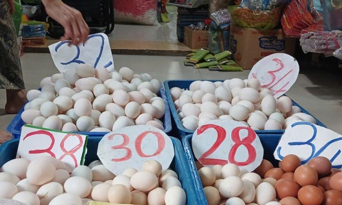 Egg and leafy-vegetable prices fall sharply in Ho Chi Minh City